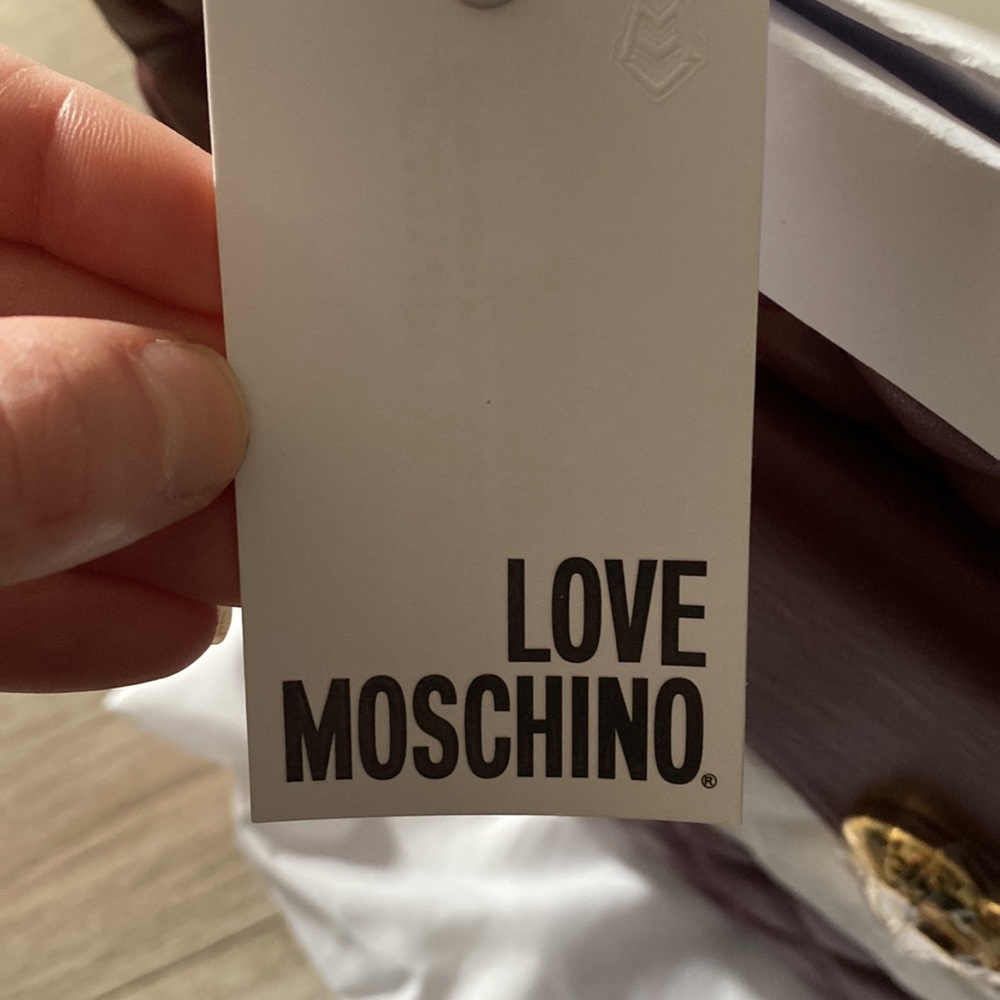 Brand new burgundy love Moschino bag. - Picture 3 of 8